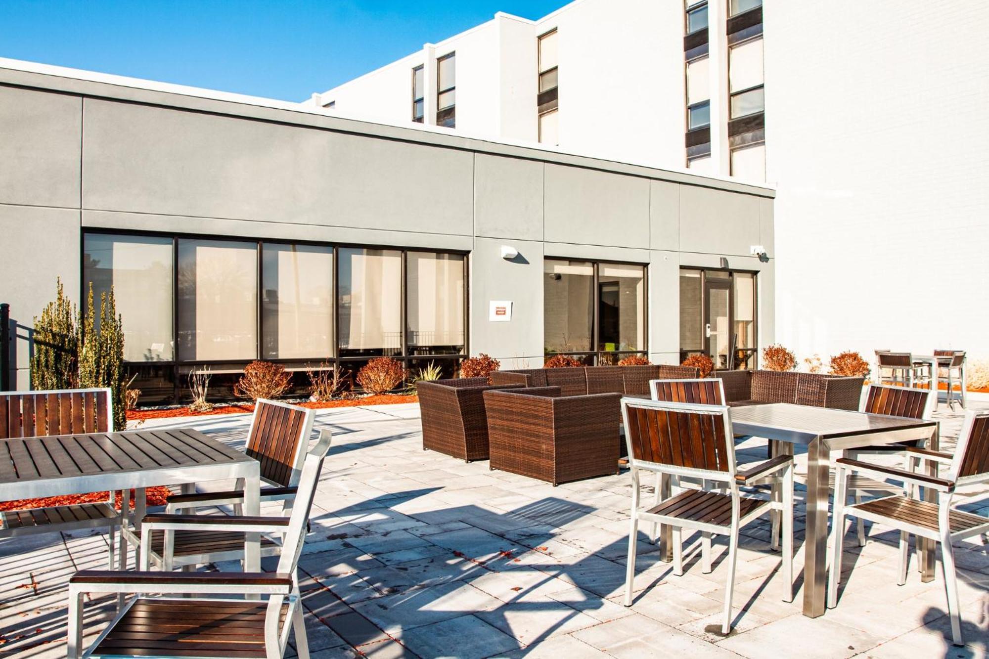 Even Hotel Manchester Airport By Ihg Exterior photo