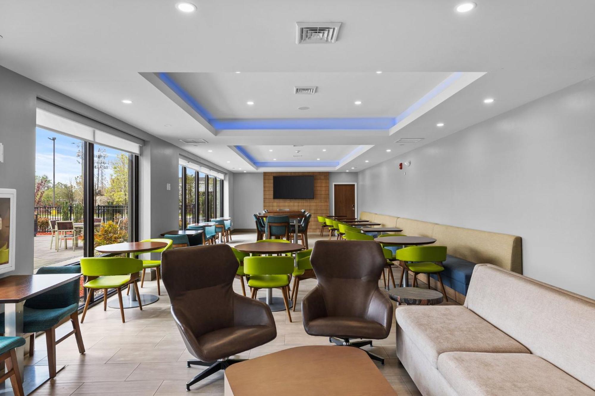 Even Hotel Manchester Airport By Ihg Exterior photo