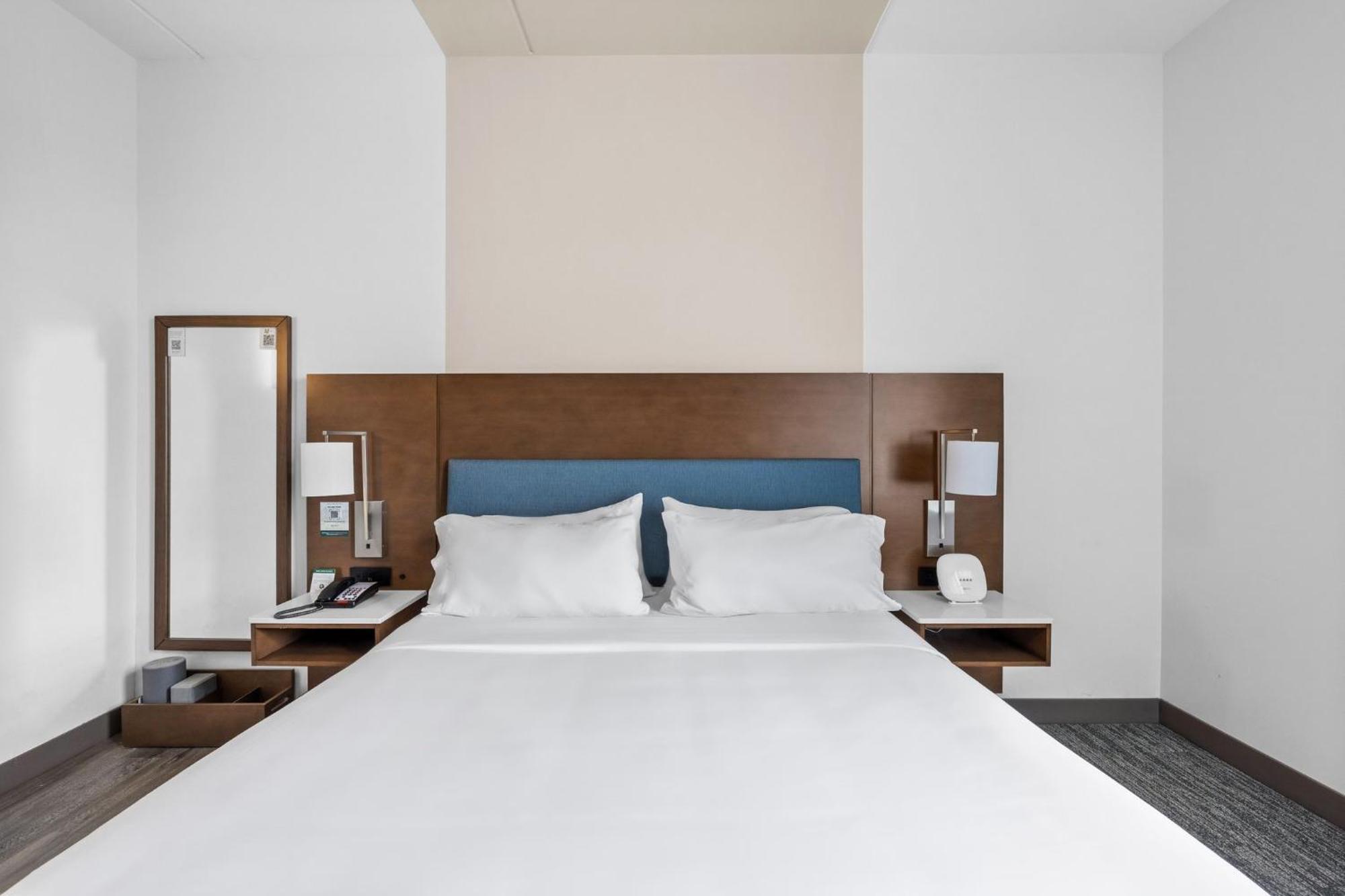 Even Hotel Manchester Airport By Ihg Exterior photo