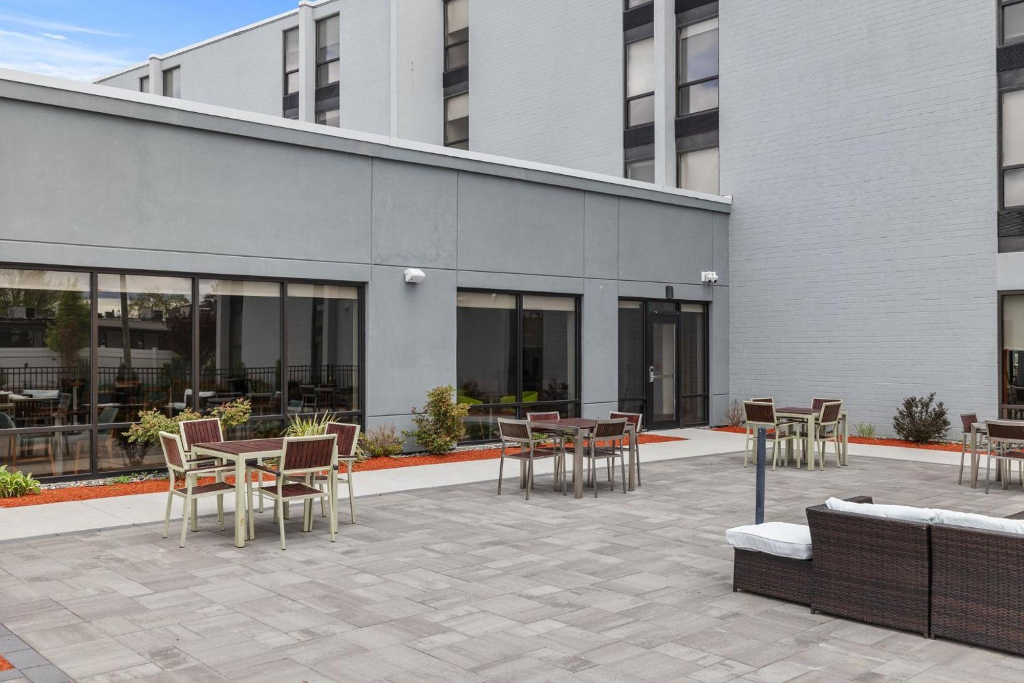 Even Hotel Manchester Airport By Ihg Exterior photo