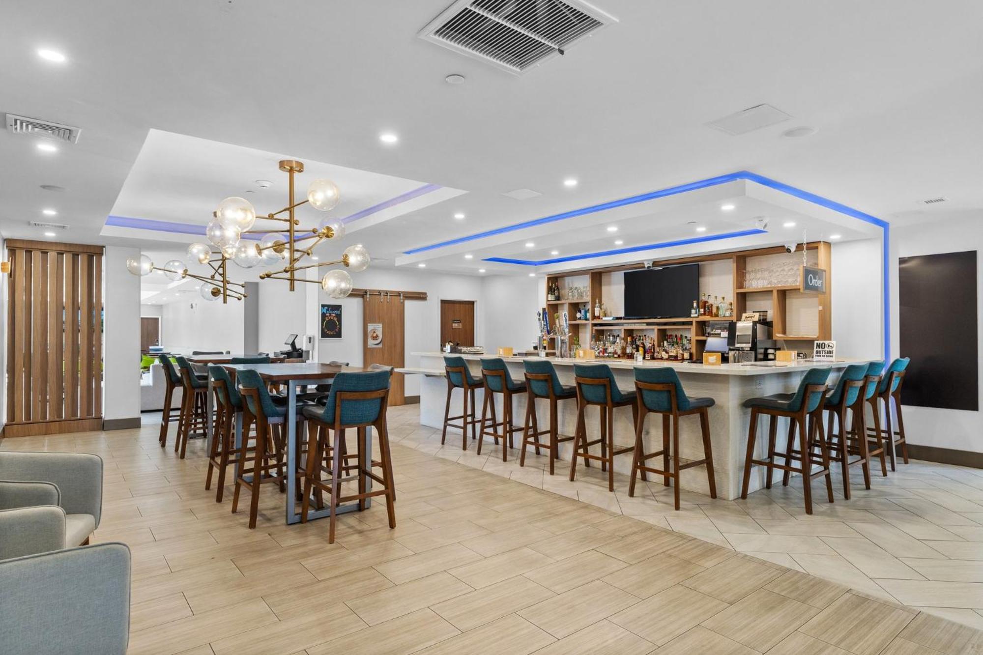 Even Hotel Manchester Airport By Ihg Exterior photo