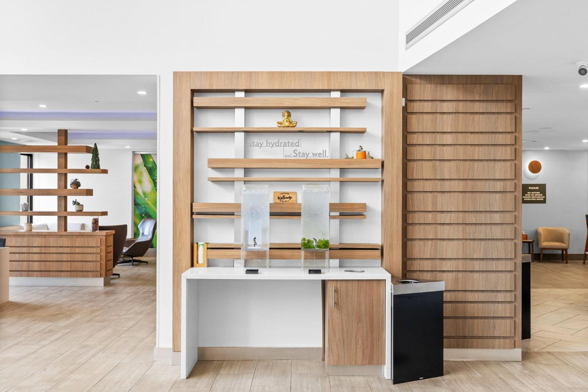 Even Hotel Manchester Airport By Ihg Exterior photo